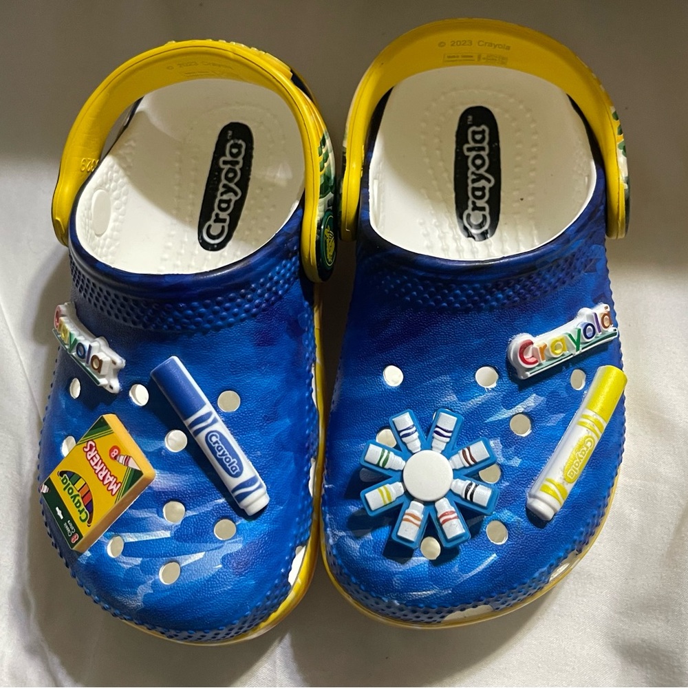 Toddler size 8 Crayola x Crocs  So cute